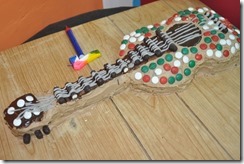 guitar cake