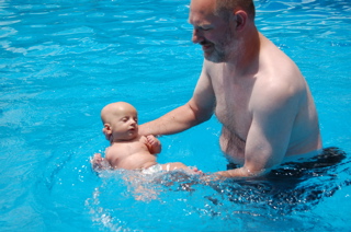 Martin and Joni in the pool