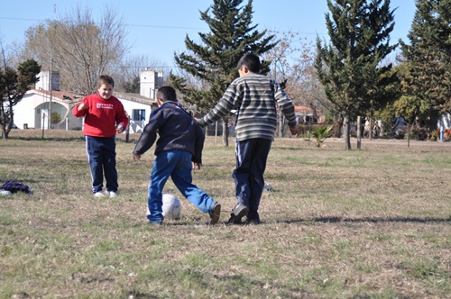 Three legged football