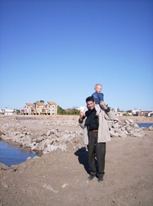 Joni on Sergio’s shoulders